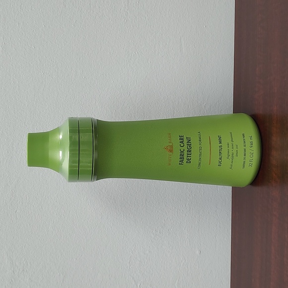 White Barn Bath & Body Works EUCALYPTUS MINT Fabric Care Laundry Detergent - Picture 1 of 4